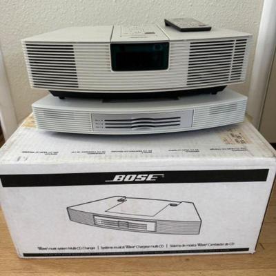 Bose Wave Music System w/ Multi-CD Changer & Remote - White	