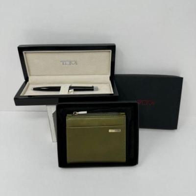 TUMI Olive Green Cardholder w/ Matching Ballpoint Pen	