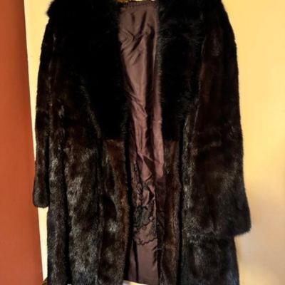 Foerester Furs Seattle Mink Coat w/ Silk Lining & Floral Embroidery	