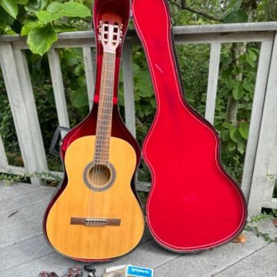 Giannini GN-15N Classical Guitar w/ Accessories	