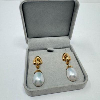 Pair of 14K Gold Mabe Pearl In-Ear Earrings (Approx. 19.16 grams)	