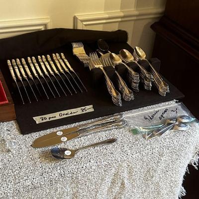 Set of silverware