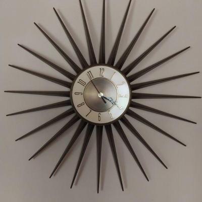 Star burst clock