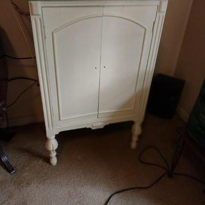 White cabinet