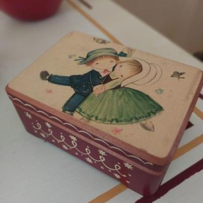 Jewelry box