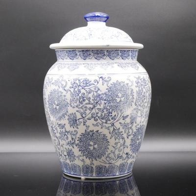 1960's Chinese Qianlong Fine Porcelain Potiche Jar