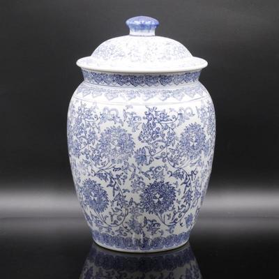1960's Chinese Qianlong Fine Porcelain Potiche Jar
