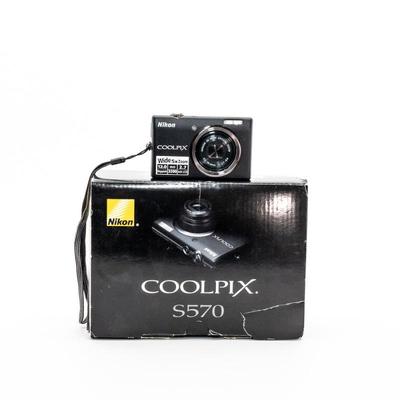 Nikon Coolpix S570 Digital Camera w/ Box