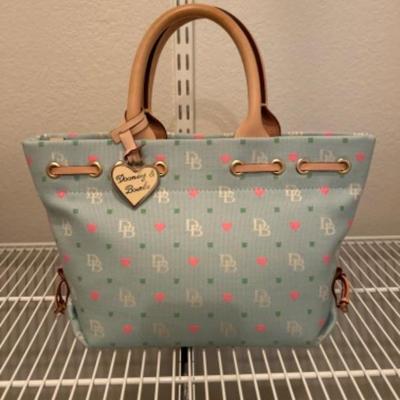182 vintagedooneyandbournelightbluewithpinkhearts