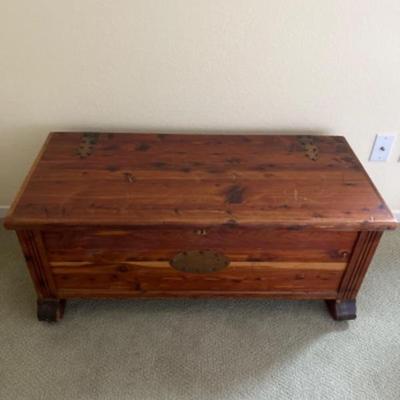 196 vintagecedarchest