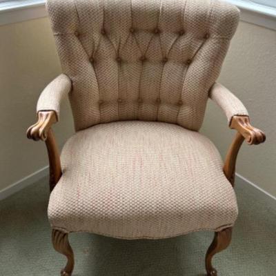 194 vintageupholsteredarmchair