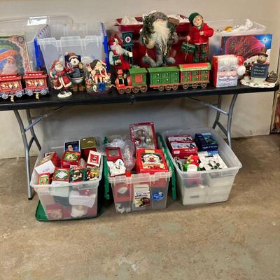 (8pc) Christmas #1 | A great Christmas lot of eight totes including ornaments, décor and lights.

