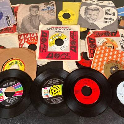 1960’s 45 Records | An unusual selection of artists which include: Bobby Vinton, The Supremes, Lulu, Tony Bennet, Otis Redding, Tommy...