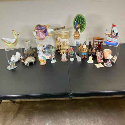 (30pc) Curios & Collectibles | Eclectic Lot of unusual items including: Elvis Guitar, Pueblo figures, Italy Horse bowl, Buddha,...