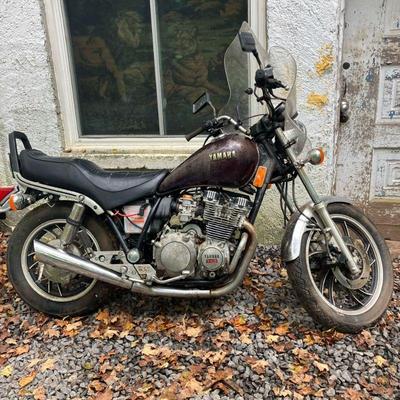 Yamaha Maxim 750 Motorcycle | 1983 Maxim 750 with Maroon tank. Only 7,583 miles. Have 2 keys and Title will be available, obtaining from...