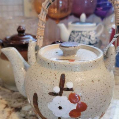 Ceramic tea pot