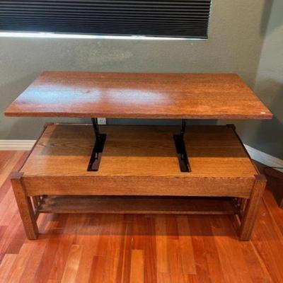 Lift top coffee table