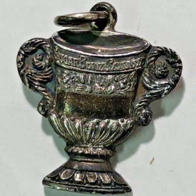 https://www.agesagoestatesales.com/product/sugar-bowl-classic-1949-football-game-vintage-sterling-silver-charm/1108