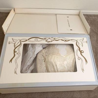 Vintage wedding dress 
