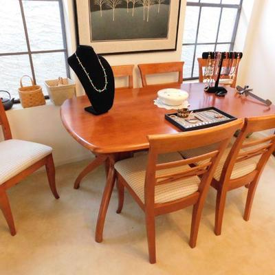 Best Master table and chairs