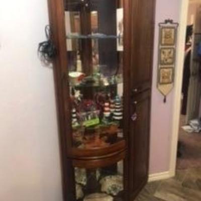 Pulaski corner curio cabinet