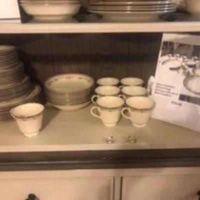 Lenox 8 place, 6 piece China dinnerware