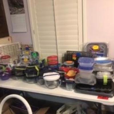 Large collection of pristine cookware & appliances