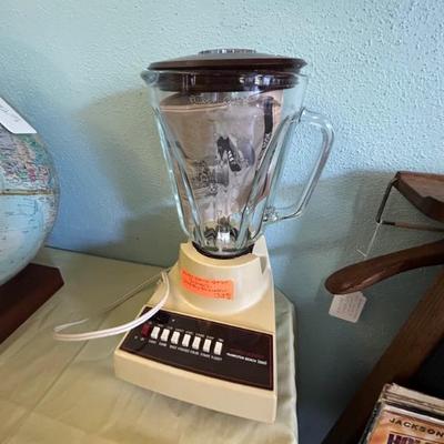  Retro • Hamilton Beach • Blender • $33