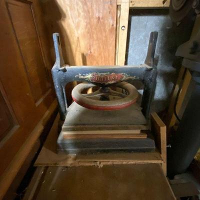 Estate sale photo