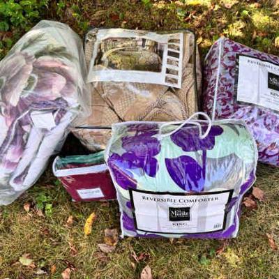 (4) King Size Comforters
