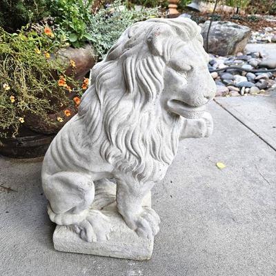 Lion garden statue