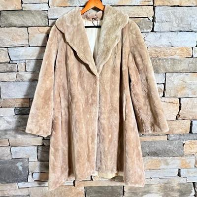 Stunning Beaver fur coat!