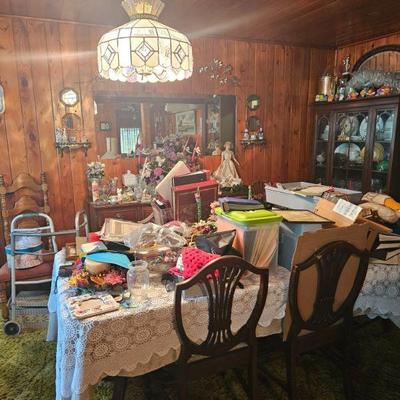 Estate sale photo