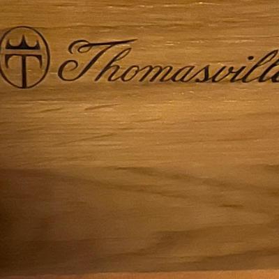 Gorgeous six piece Thomasville bedroom suite. 