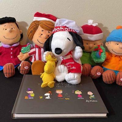 Peanuts Plush Talking Toys * Hallmark Peanuts Holidays Through The Years Book
