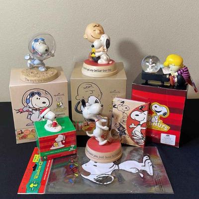 Hallmark Snoopy Figurines * Department 56 Snoopy Ornament * Notepad Etc
