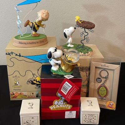 New In Package Hallmark * Westland Peanuts Figurines * Hallmark Snoopy Trinket Boxes * Keychain
