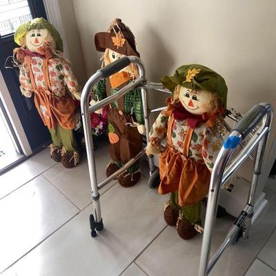 Many fall and other holiday items in the home!