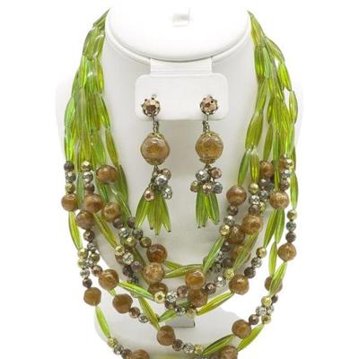 MID-CENTURY GREEN AND AMBER LUCITE NECKLACE AND EARRINGS