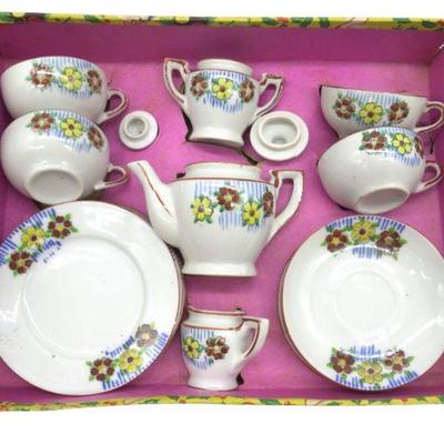 VINTAGE MADE IN JAPAN MINIATURE TEA SET