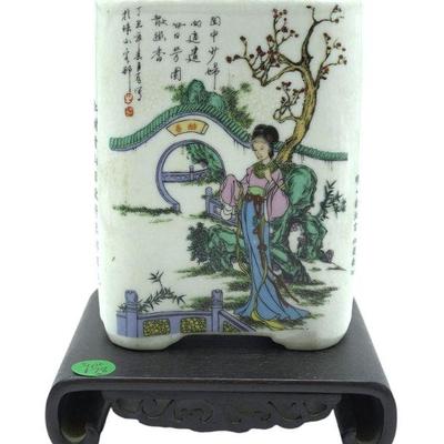 QING CHINESE PORCELAIN PILLOW FORM RECTANGULAR VASE