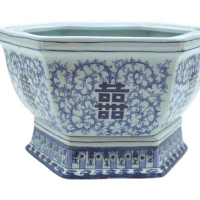 CHINESE ANTIQUE BLUE AND WHITE DOUBLE HAPPINESS PLANTER