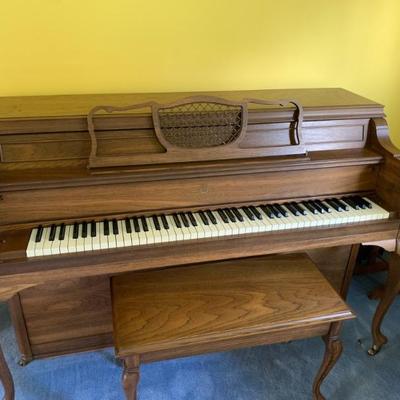 Story & Clark spinet piano