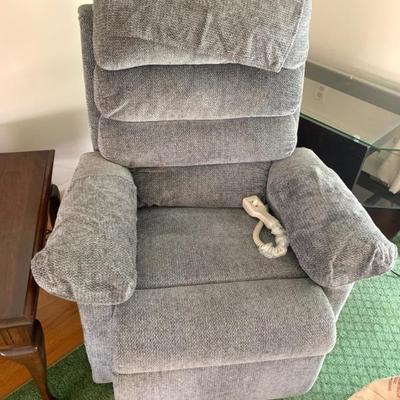 Electric lift recliner