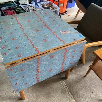 One leaf table w/ painted top