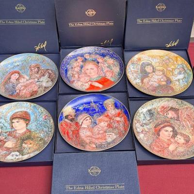 (6) Edna Huber Christmas Plates In Box
