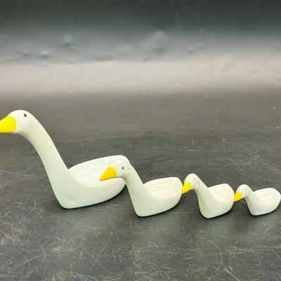 (4) Avon Swan Measuring Spoons

