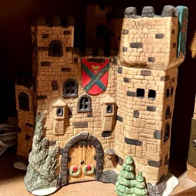 Department 56 Dicken's Village Kenilworth Castle #5916-1, 1987 Retired