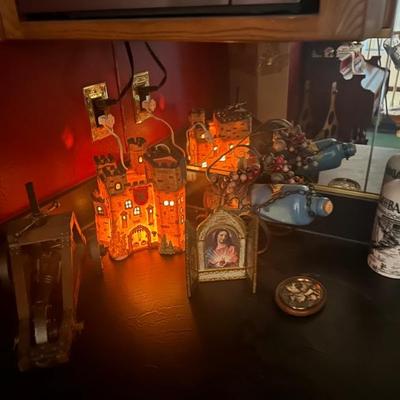 Dickens Light up House 