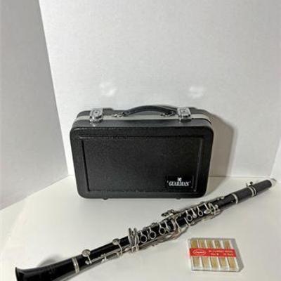 Bundy Clarinet W/Case .jpg